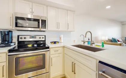 Sweeping View, Luxe Perks: Suntide III - Unit 708