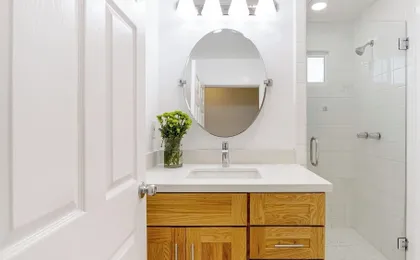 Sunny Venice Beach Home With Open Living & Walkability to Abbot Kinney Venice Drift by Avantstay