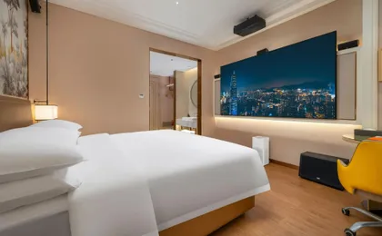 Vienna Hotel (Nanshan Science and Technology Park Wanxiang Tiandi Store)