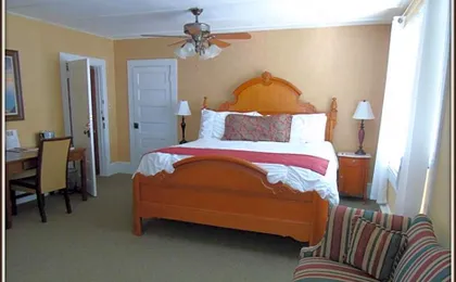 The Charleston Inn Hendersonville NC