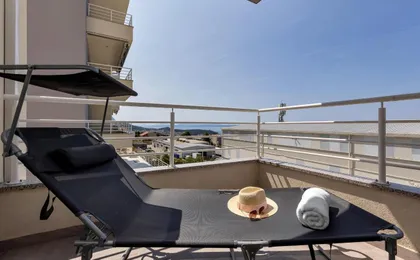 Luxury And Modern Apartment with Sea View And Garage