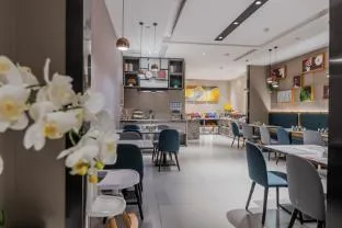 Home Inn Style Golden Nanjing Olympic Sports Exhibition Center Youfangqiao Metro Station