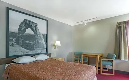 Super 8 by Wyndham Green River