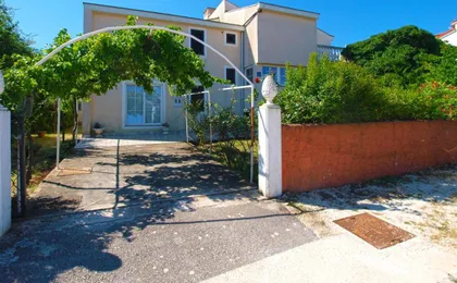 Apartments with Parking Space Banjole, Pula - 20813