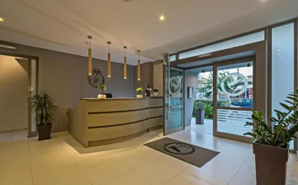 Icarus Suites & Apartments