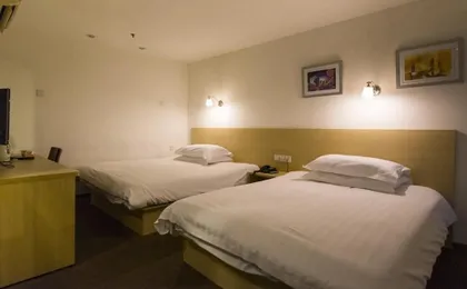 Motel Wuhan Qingnian Road Metro Station