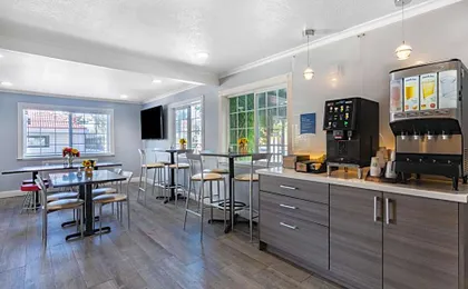 The Orchard Hotel Ukiah Wine Country Free Breakfast, Pool, & Hot Tub
