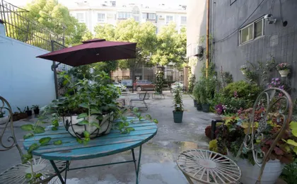 Urban Rosa Cafe & Inn