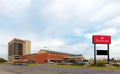Ramada Hotel & Convention Center by Wyndham Topeka Downtown
