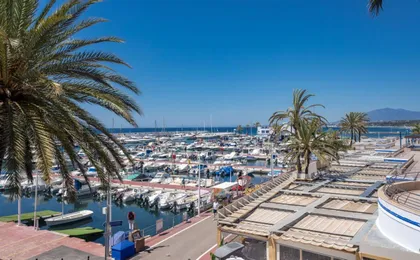 Comfortable Yacht Club Apartment