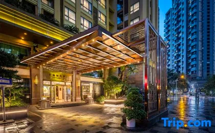 Qingtong City Hotel (Chengdu Kuanzhai Alley Huapaifang Subway Station Branch)
