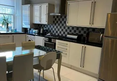 WEST END -Stunning, 2 bedroom, main door flat with private parking