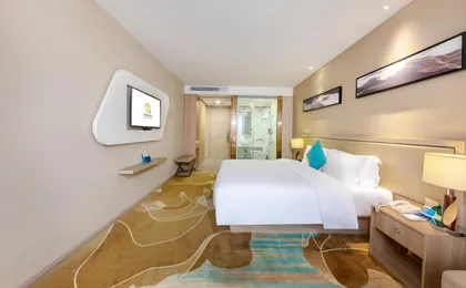 Qianhai Holiday Hotel
