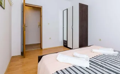 Apartment Antej - One Bedroom Apartment with Terrace And City View