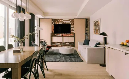 907 Main Hotel Central Square, Sonder