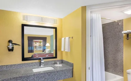 Super 8 by Wyndham Sarasota Near Siesta Key
