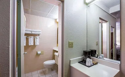 Super 8 by Wyndham Macon GA