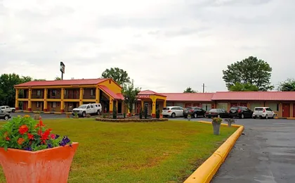 Duffys Motel - Calhoun