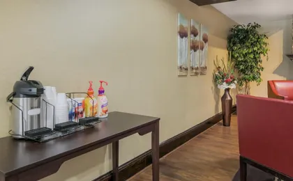 Red Roof Inn & Suites Knoxville East