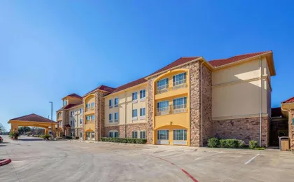 La Quinta Inn & Suites by Wyndham Floresville