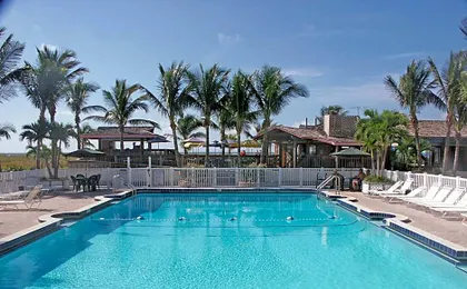 Beachcomber Beach Resort & Hotel