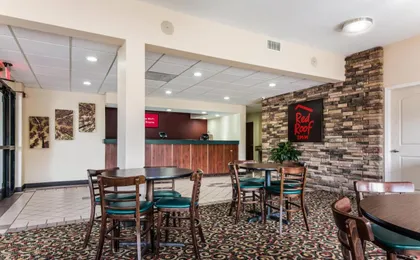 Red Roof Inn & Suites Texarkana