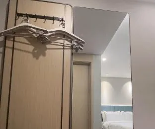 Hanting Hotel Shanghai Longyang Road Metro Station