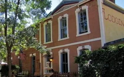 Cliff House Lodge Bed And Breakfast