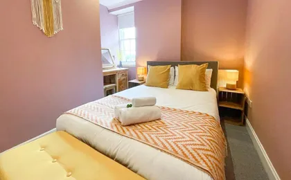 Lively & Energetic 2br on the Royal Mile
