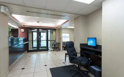 Travelodge by Wyndham Romulus Detroit Airport