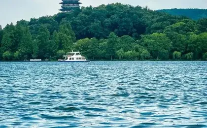 One Lemon Boutique Hotel (West Lake Lakeside Fengqi Road Subway Station)