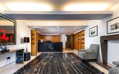 Roland House Apartments