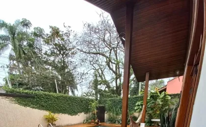 Linda Casa Com Piscina 100 Metros Da Praia