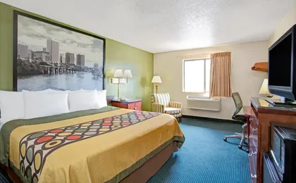 Super 8 by Wyndham Newport News/Jefferson Ave.