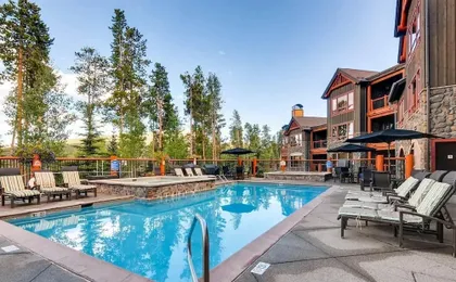 Bluesky Breckenridge Luxury 3 Bedroom Condo at Snowflake Lift
