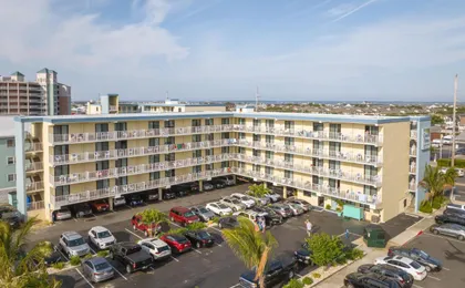 Coastal Palms Hotel