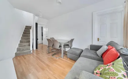 Near Airport - Pets - Parking - Wifi - Sleeps 2
