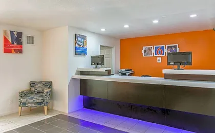 Motel 6-Mcalester, OK