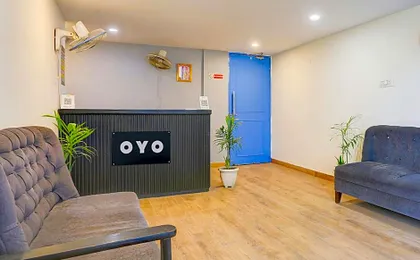 Hotel O Near Anand Vihar Metro Station