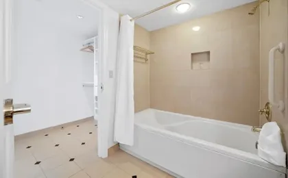 2BR 3BA Beachfront Condo CozySuites at Showboat