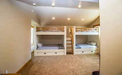 56540 Sunstone Loop