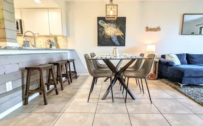 Cool Waves Oceanfront Retreat - St Augustine Beach 2 Pools 5 Hot Tubs! On the Beach
