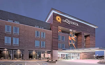 La Quinta Inn & Suites by Wyndham Dallas Grand Prairie North