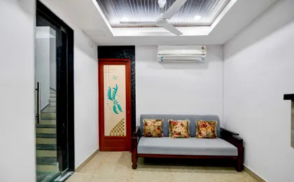 Townhouse Chinar Park Near Airport