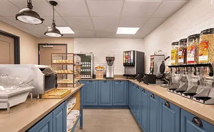 Country Inn & Suites by Radisson, Savannah Midtown, GA