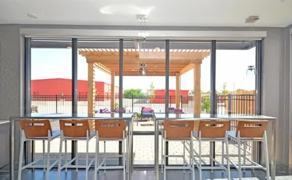 Holiday Inn Express & Suites Oklahoma City Mid - Arpt Area