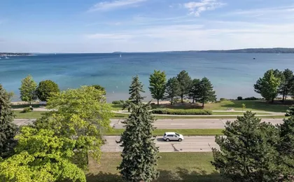 539 Bay St. Lake View Condo Unit 302W