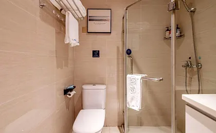 Urba Hotel Chengdu East Railway Station Yinghui Road Metro Station