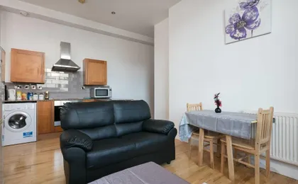 Apartment 33