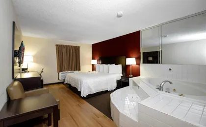 Red Roof Plus & Suites Opelika